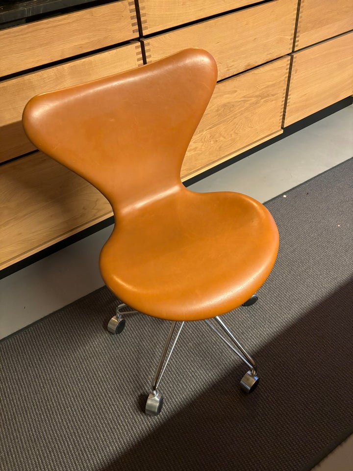 Arne Jacobsen 3117 Kontorstol