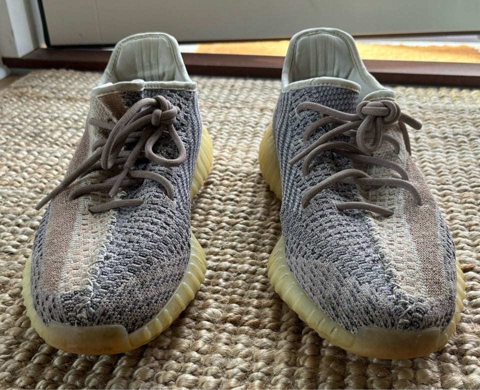 Velholdte Yeezy ash Pearl