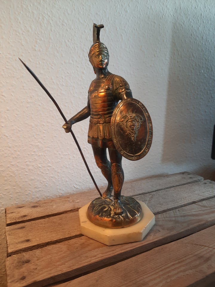 Figur bronze på marmor Ukendt