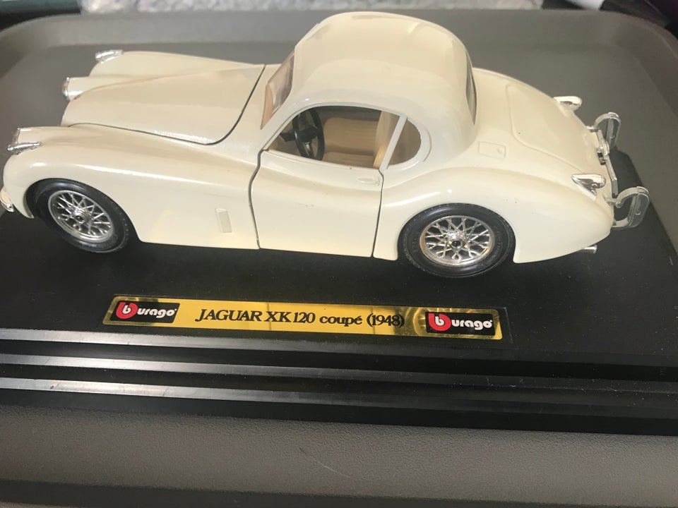 Modelbil Burago Jaguar XK120