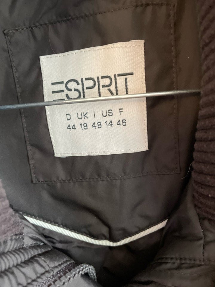 Vest, str. 44, ESPRIT