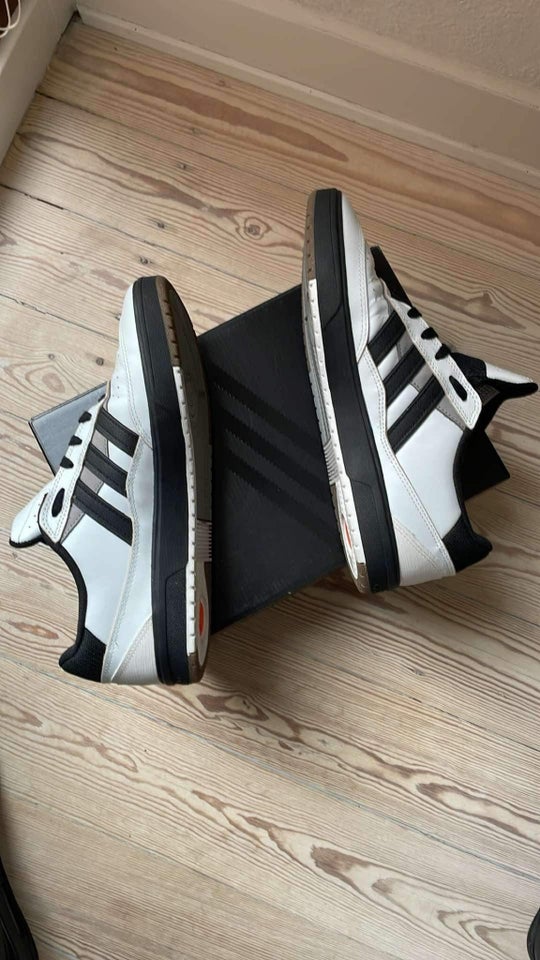 Sneakers, Adidas, str. 44