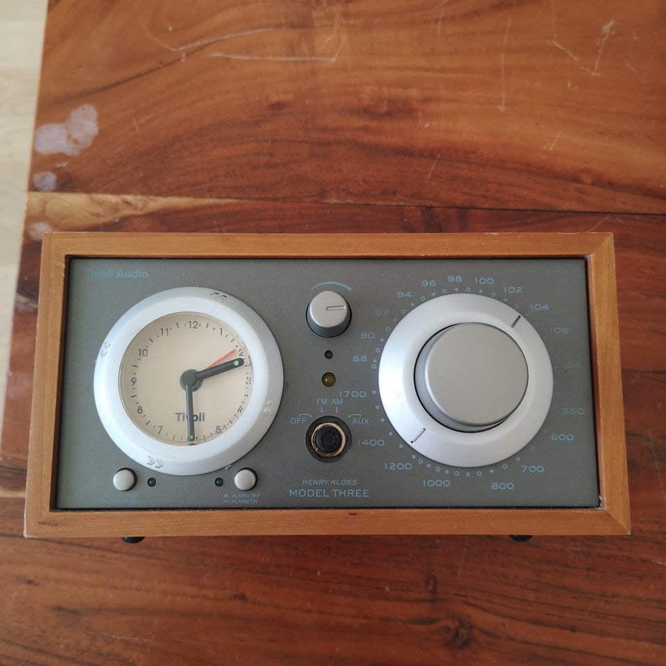 AM/FM radio, Tivoli, Model Three