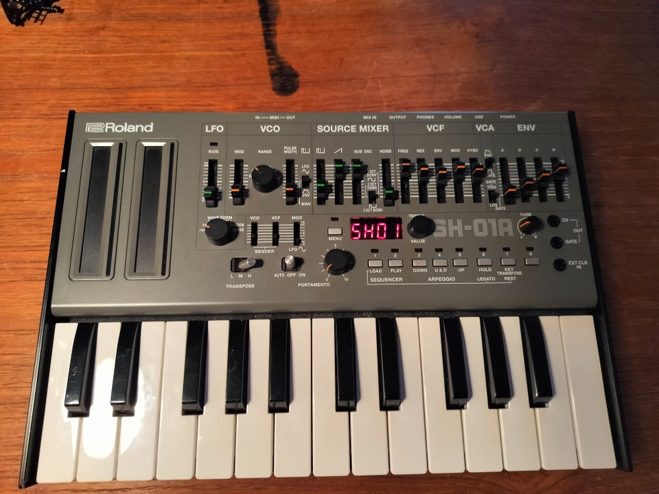 Synthesizer, Roland SH-01A