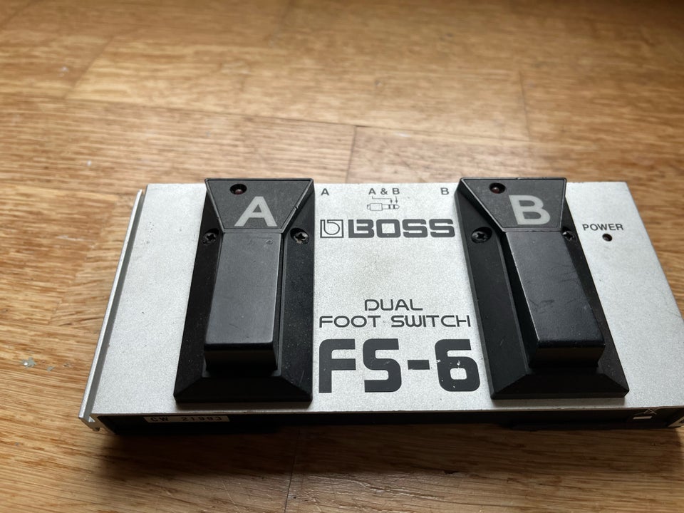 Boss FS-6  AirTurn BT-105, Boss 