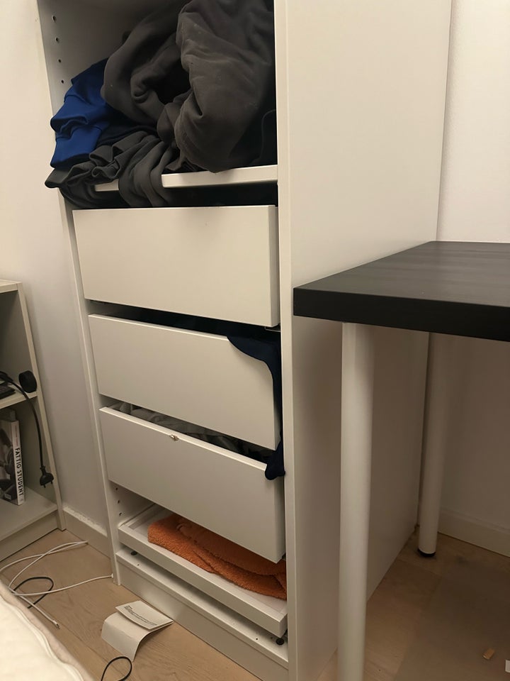 Garderobeskab, Ikea, b: 60 d: 60 h: