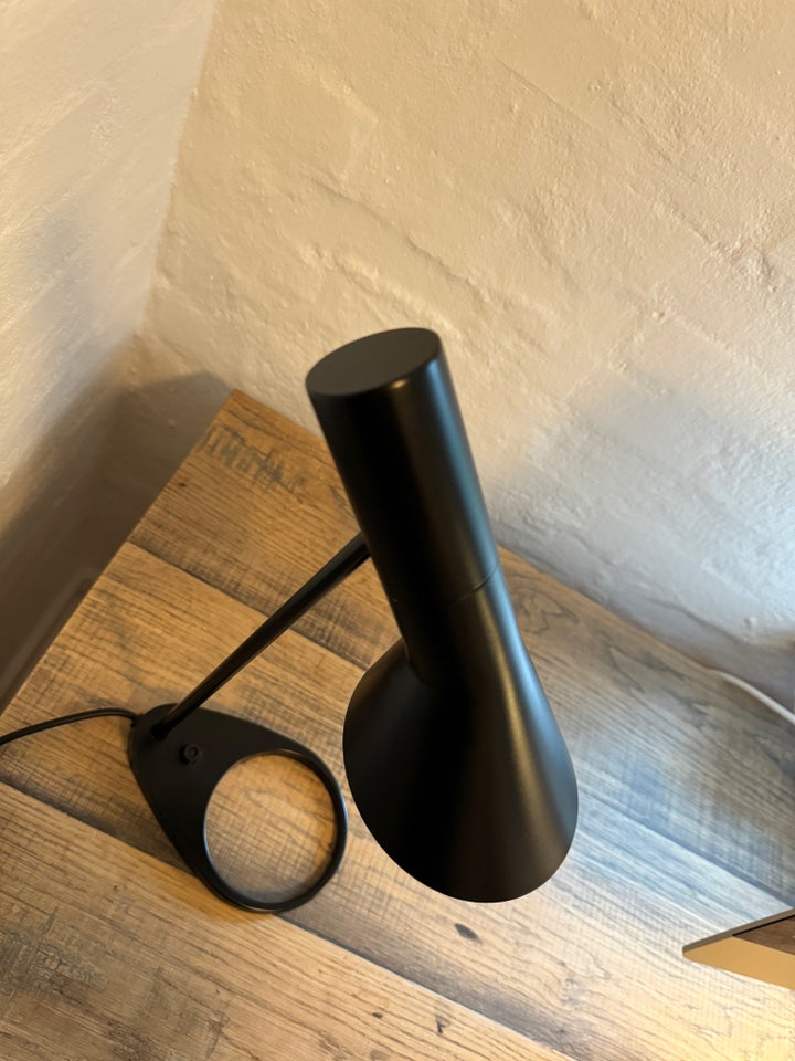 Arne Jacobsen AJ mini bordlampe