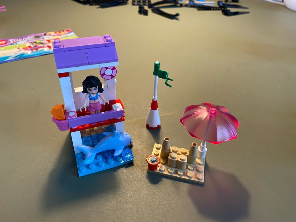 Lego Friends, Forskellige