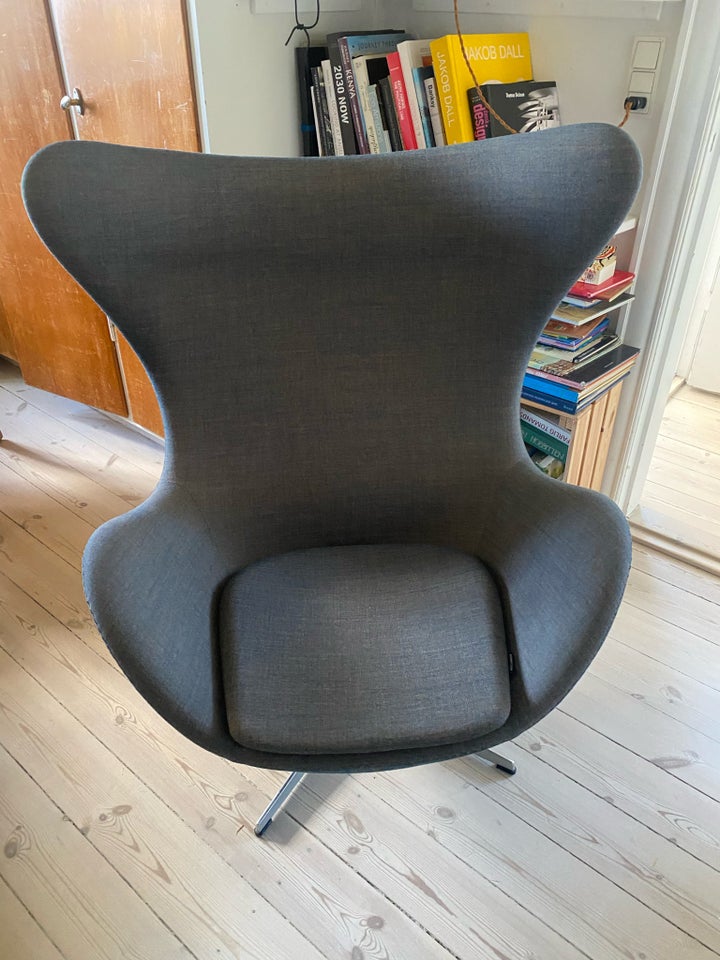 Arne Jacobsen, Ægget, Lænestol