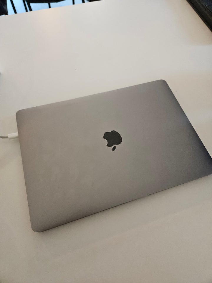 MacBook Pro, A2338, 8 GB ram