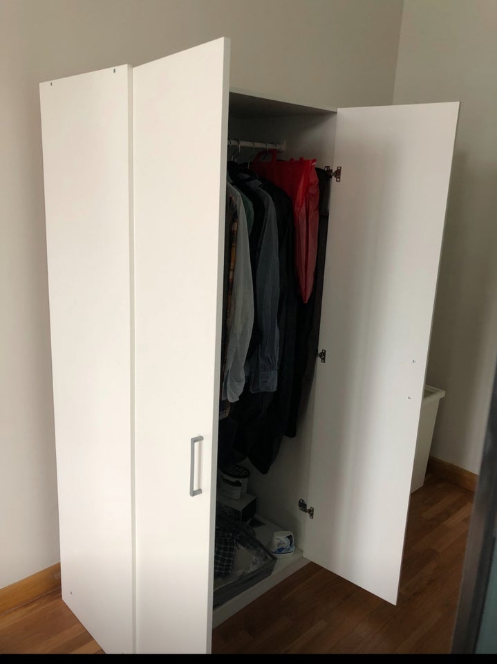 Garderobeskab, Ikea, b: 117 d: 55 h: