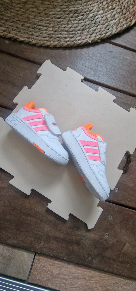 Sneakers, str. 21, Adidas