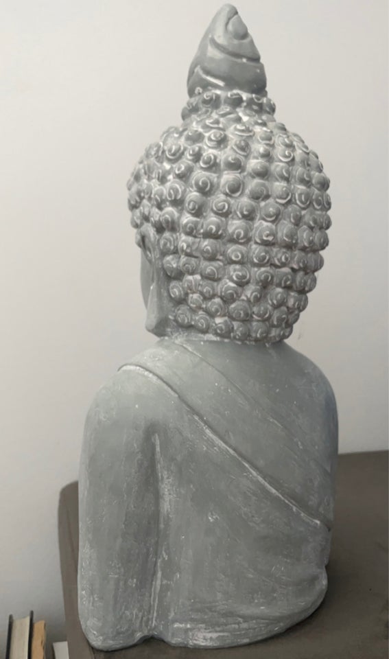 Buddha statue