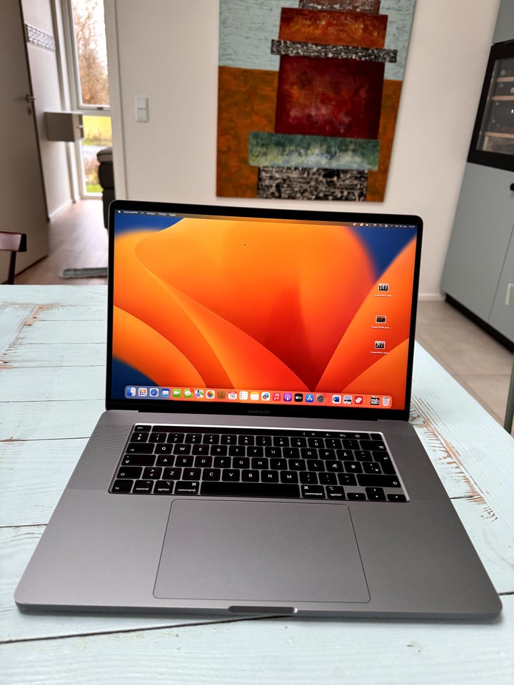 MacBook Pro, 16 inch 2019, AMD