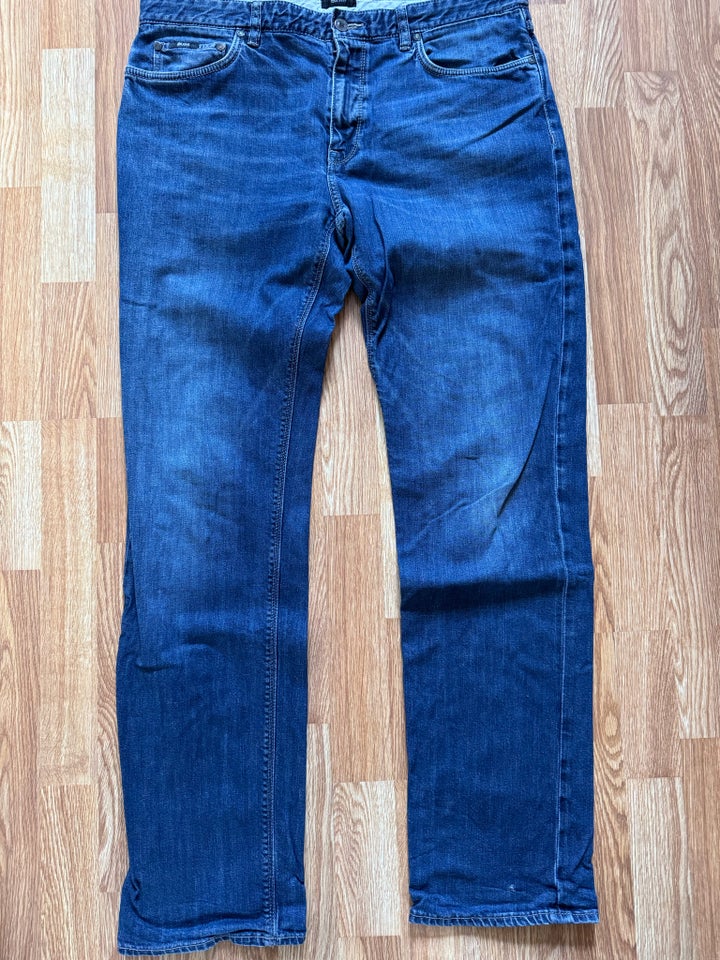 Jeans Boss str 36