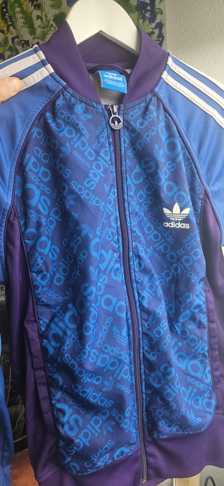 Andet, Adidas, str. 50