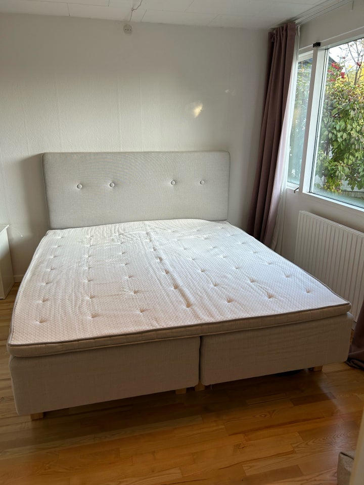 Dobbeltseng, Ikea, b: 180 l: 200 h: