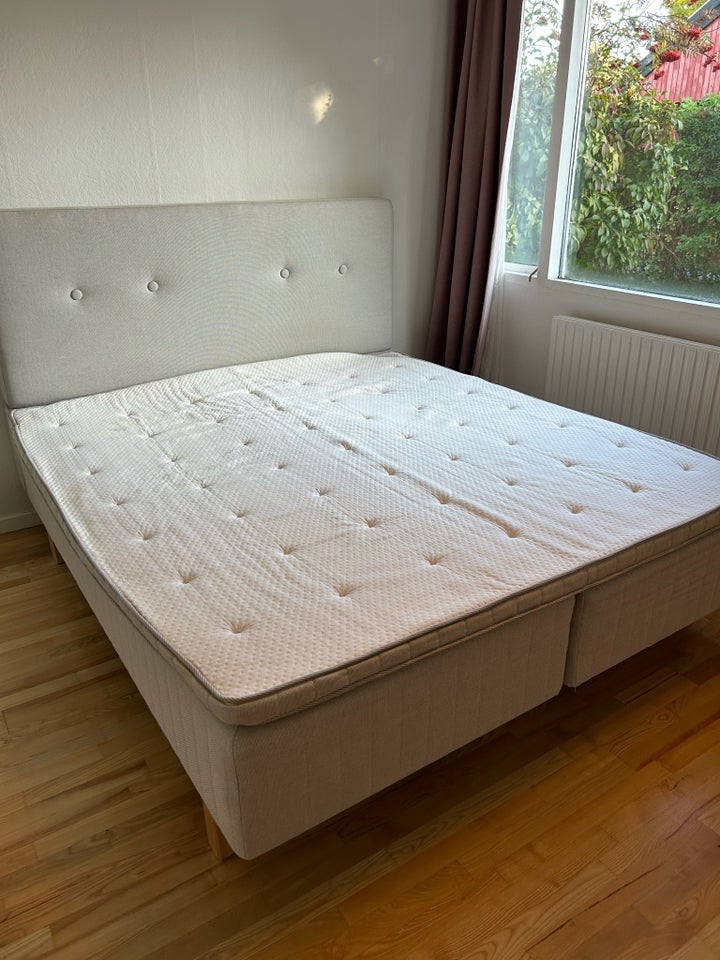 Dobbeltseng, Ikea, b: 180 l: 200 h: