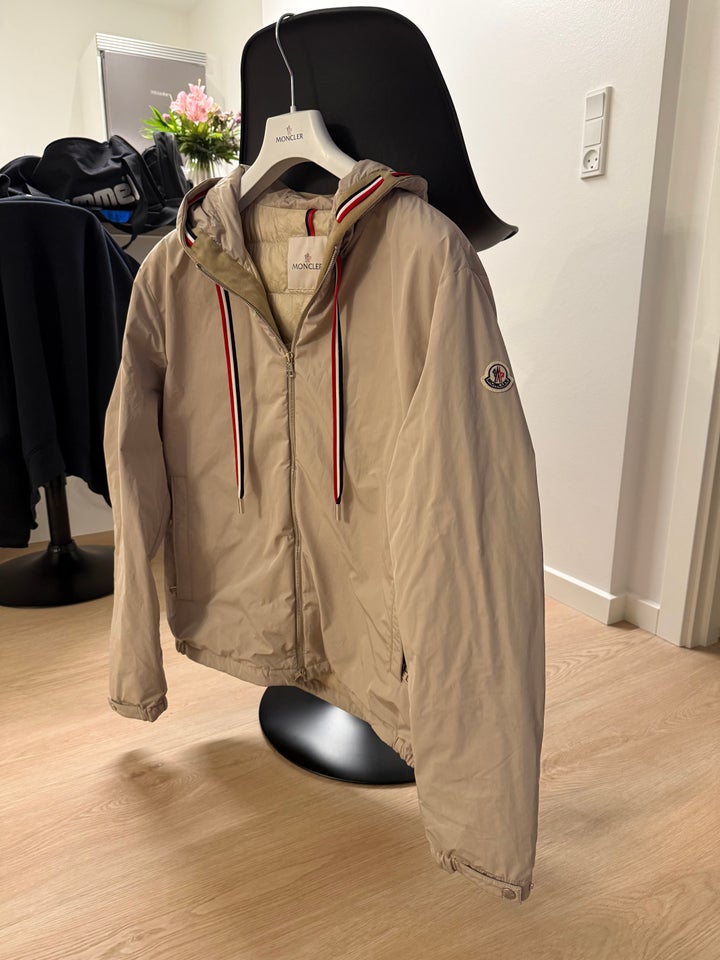 Dynejakke, str. XL, Moncler