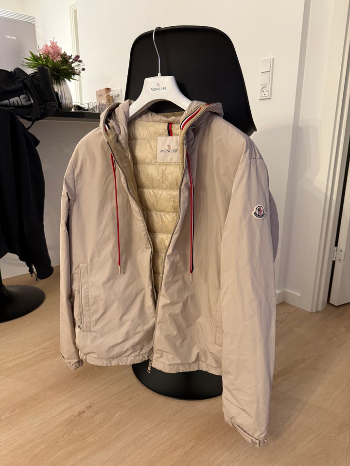 Dynejakke, str. XL, Moncler