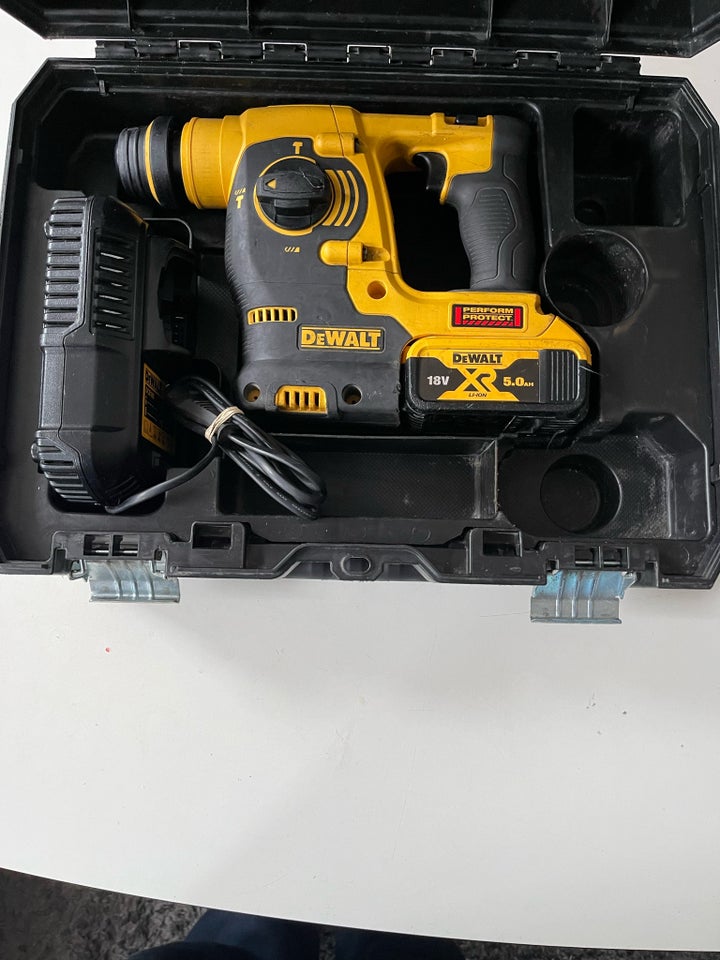 Borehammer, DEWALT DCH 253-type 1