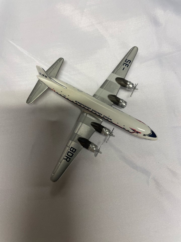 Modelfly, ARRO Classics DC-6 SAS,