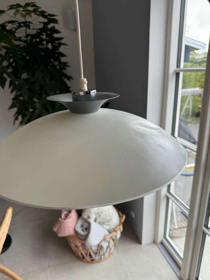 Anden arkitekt, loftslampe