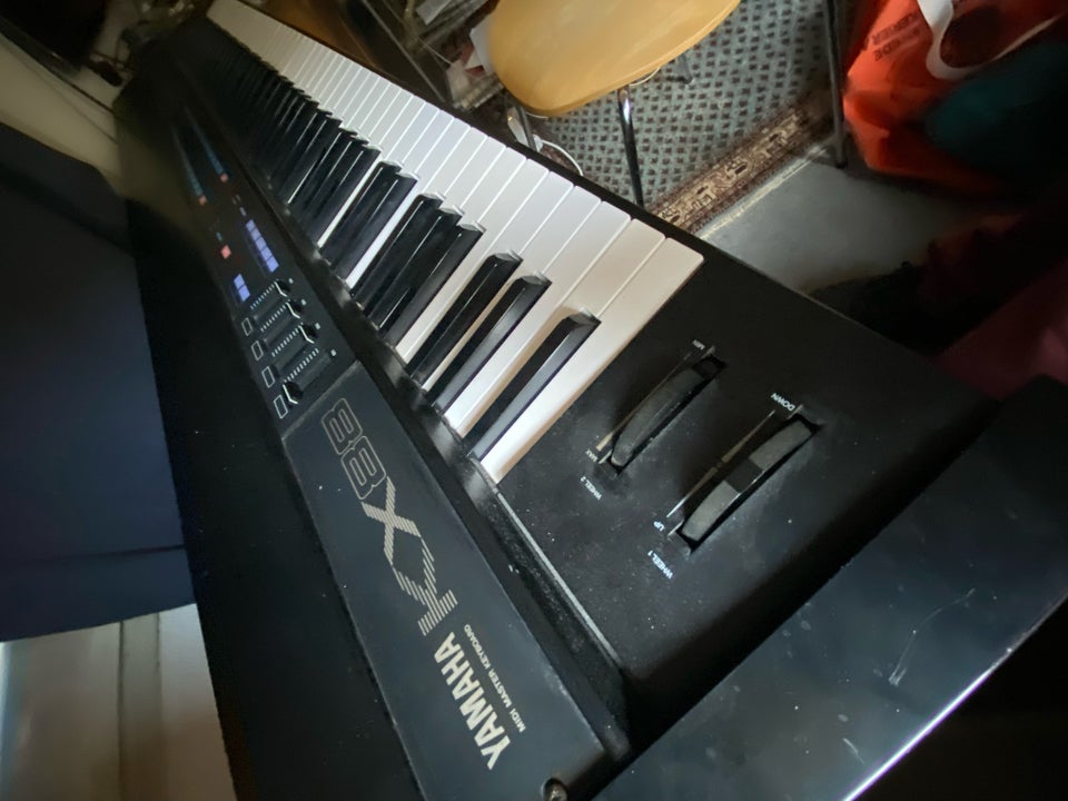 Yamaha KX-88 motherkeyboard