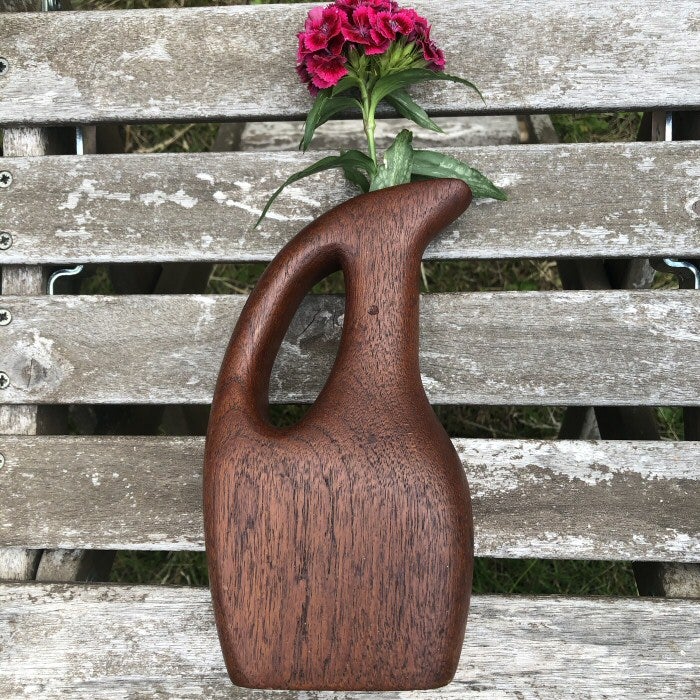 Vase i teak træ – 19 cm høj