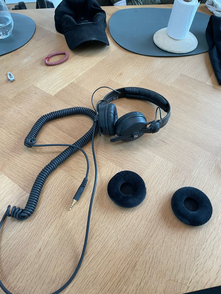 Hørebøffer, Sennheiser HD25