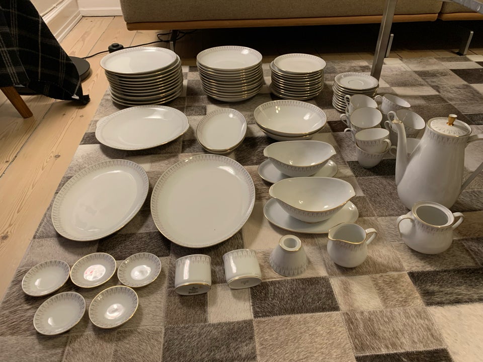 Porcelæn, Kongeaa stel til 10 Pers ,