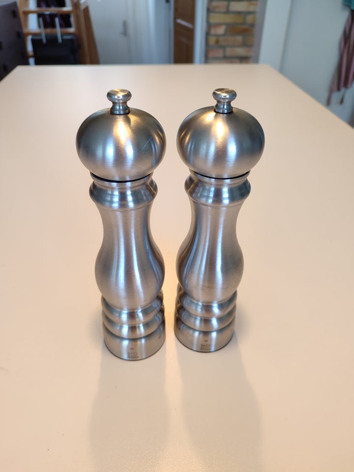 Salt and Pepper Grinder Peugeot