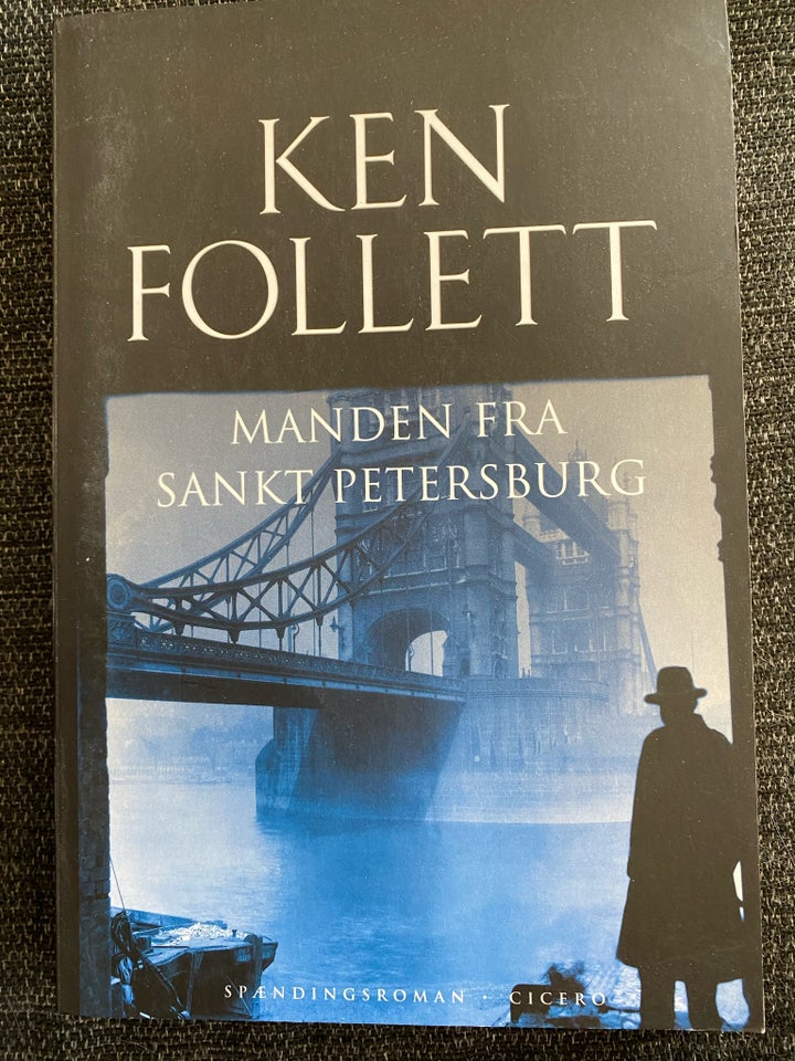 Manden fra Sankt Petersburg, Ken