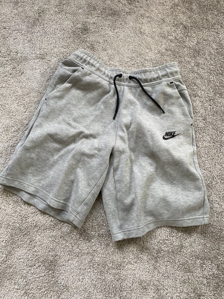 Shorts, Nike Tech