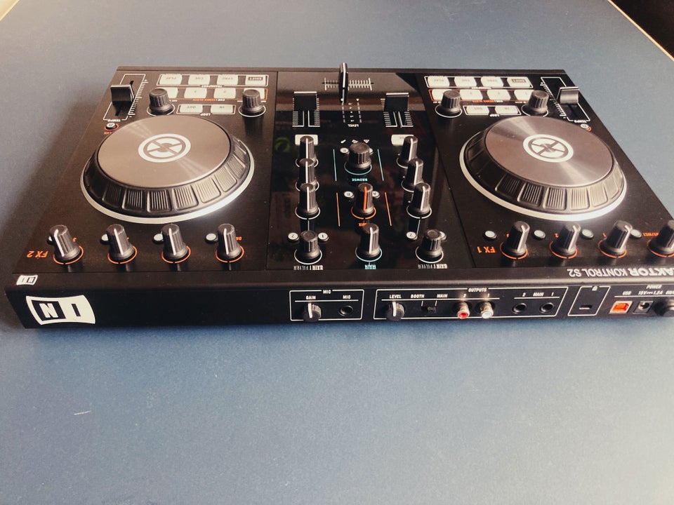 DJ controller, Native Instruments