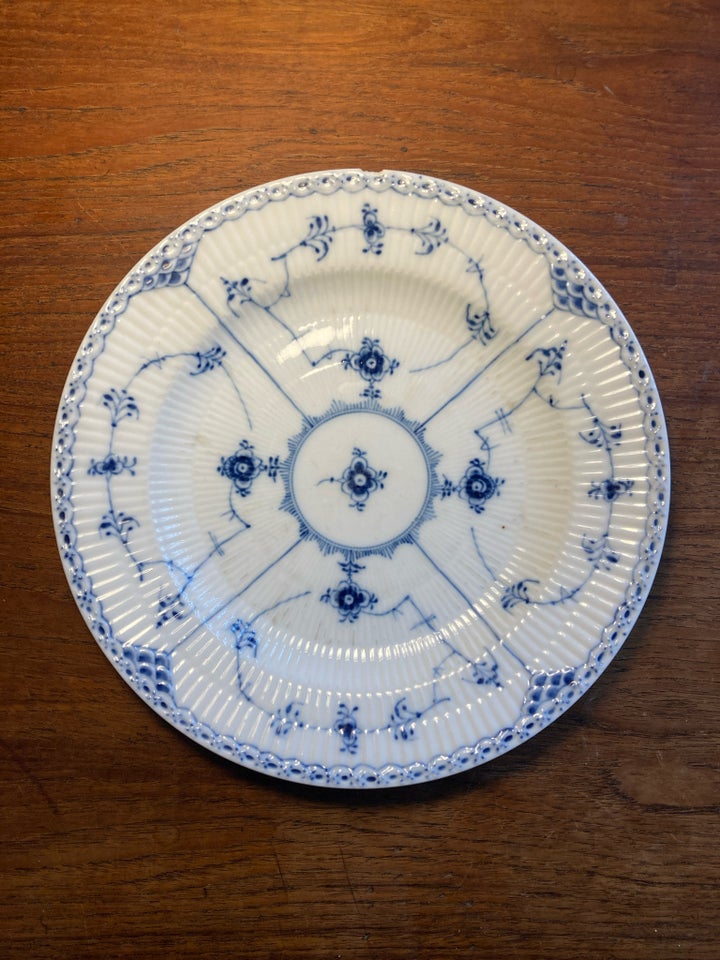 Porcelæn, Tallerken, Royal