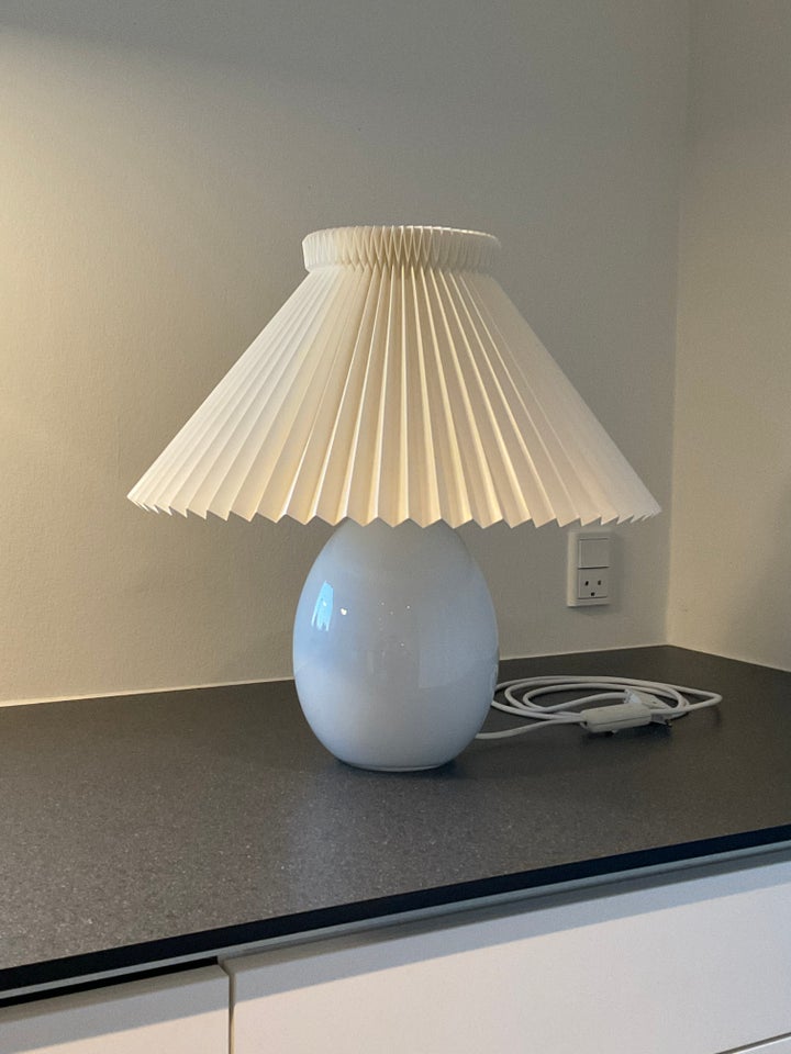 Le Klint, Model 386, bordlampe