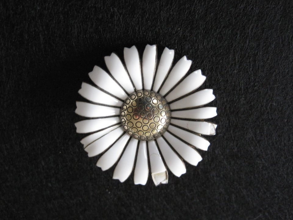 Broche, forgyldt, A. Mikkelsen