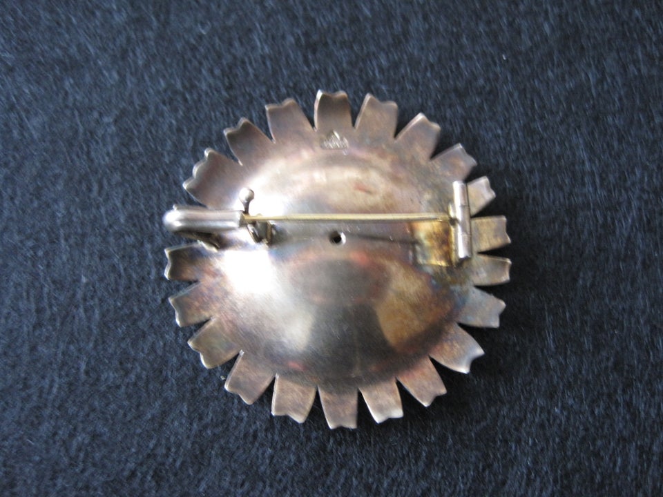 Broche, forgyldt, A. Mikkelsen