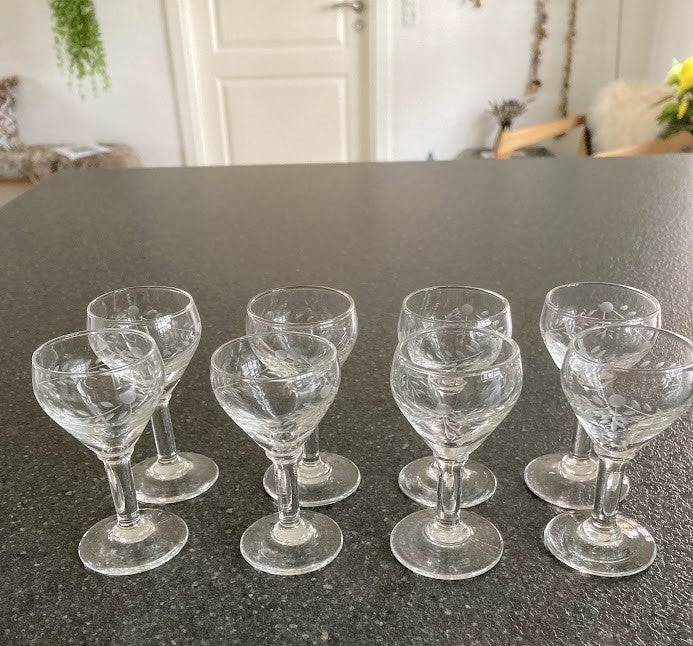 Glas, 8 flotte snapsglas