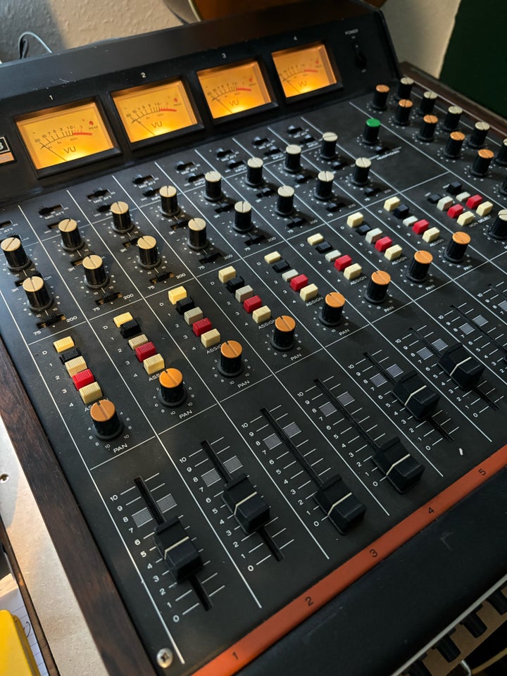 Tascam Teac 3 + Behringer UMC1820