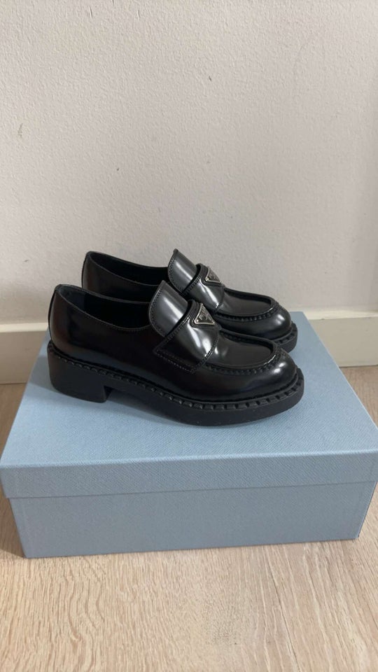 Loafers, str. 36, Prada