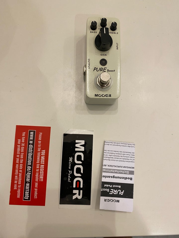 Guitar pedal Mooer pure boost