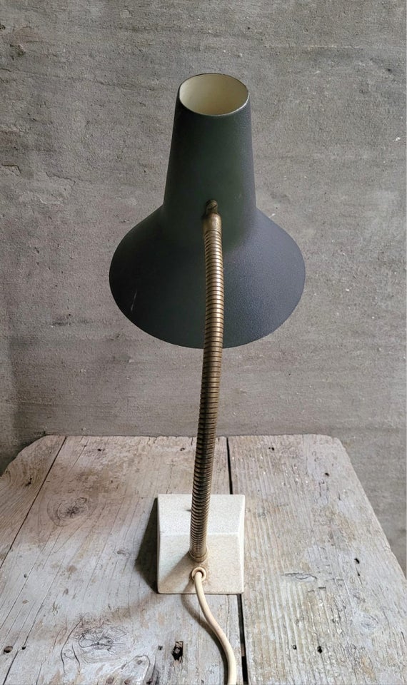 Anden bordlampe, Witch-hat