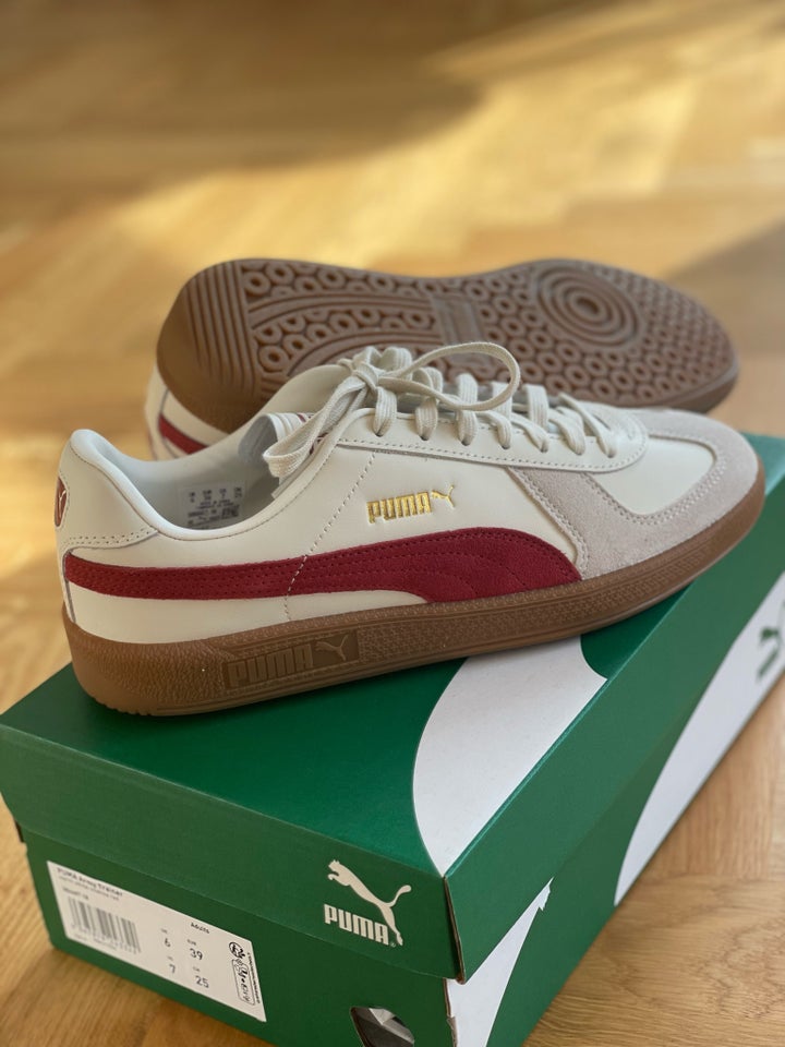 Sneakers str 39 Puma