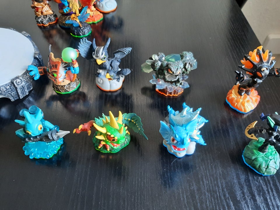 Skylander LOT 26 figurer Sælges