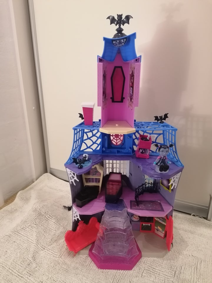 Disney Vampirina Slot