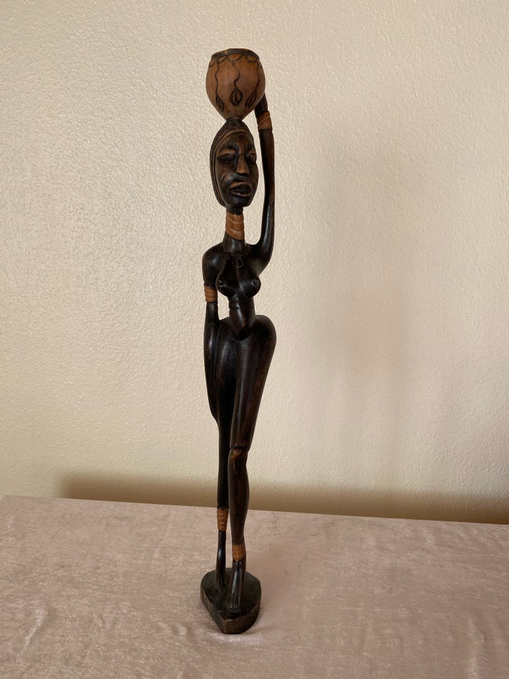 Afrikansk figur i træ Håndlavet