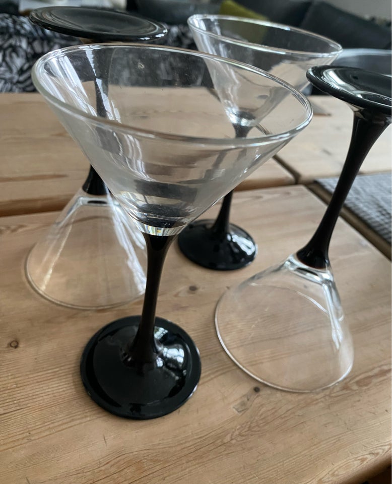 Glas Cocktail glas m sort stilk og