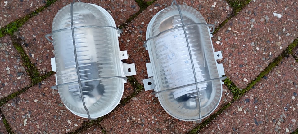 Væglampe, Skotlampe